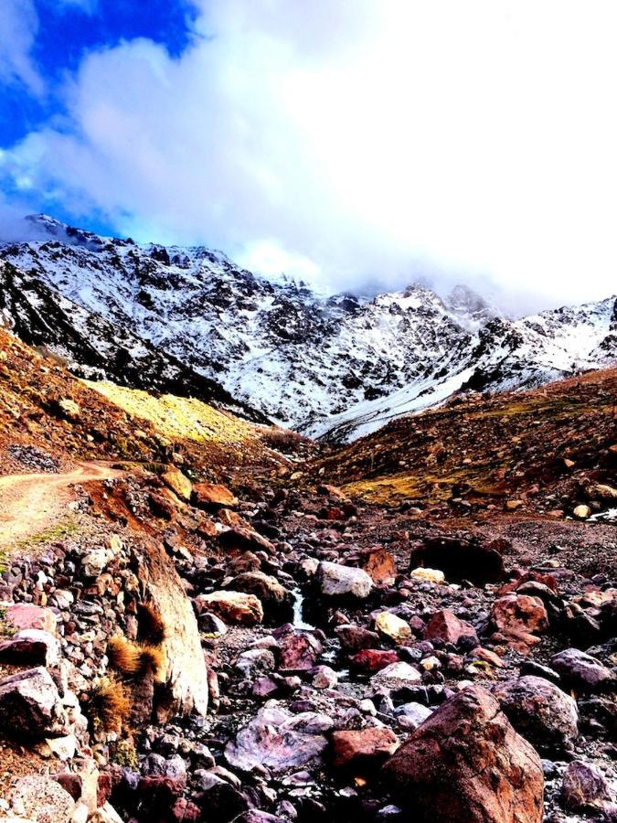 Gite Entre Les Vallees Tacheddirt Exteriör bild
